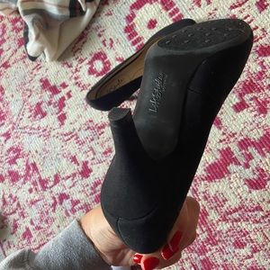 Life stride black suede heels